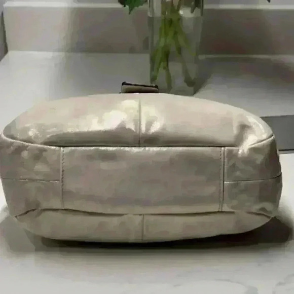 🔥🔥Coach Soho Lynn F17219 Metallic Leather Tote Shoulder Bag - Picture 9 of 14